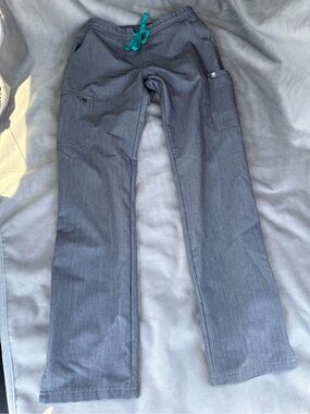 FIGS Technical Collection XS Yola Skinny Cargo Scrub Pants Grey Heather